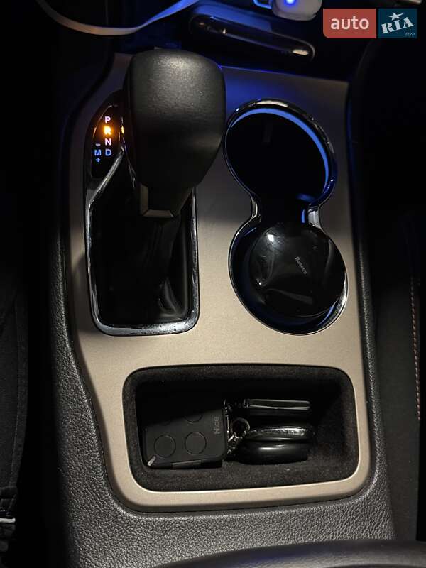 Внедорожник / Кроссовер Jeep Grand Cherokee 2016 в Киеве