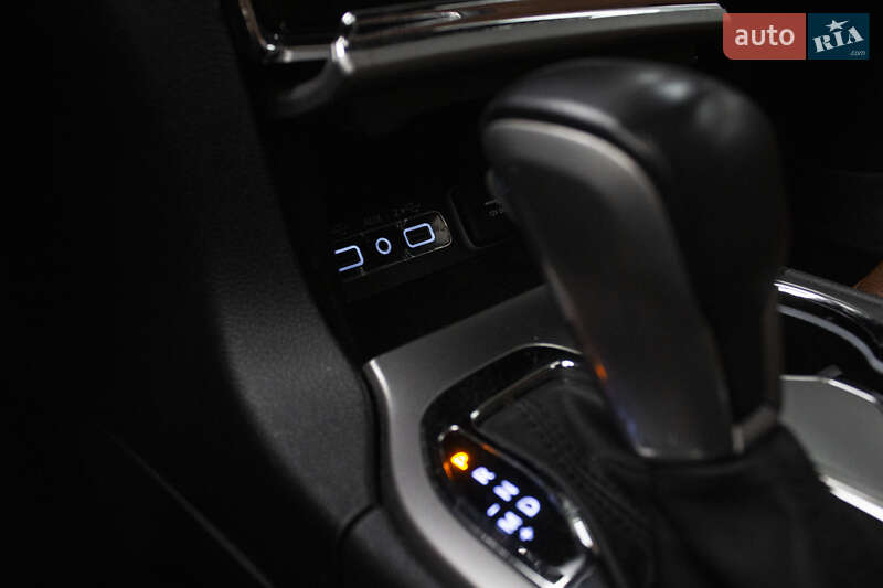 Внедорожник / Кроссовер Jeep Grand Cherokee 2019 в Киеве фото 24 Внедорожник / Кроссовер Jeep Grand Cherokee 2019 в Киеве