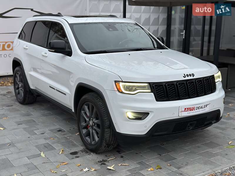 Внедорожник / Кроссовер Jeep Grand Cherokee 2017 в Киеве
