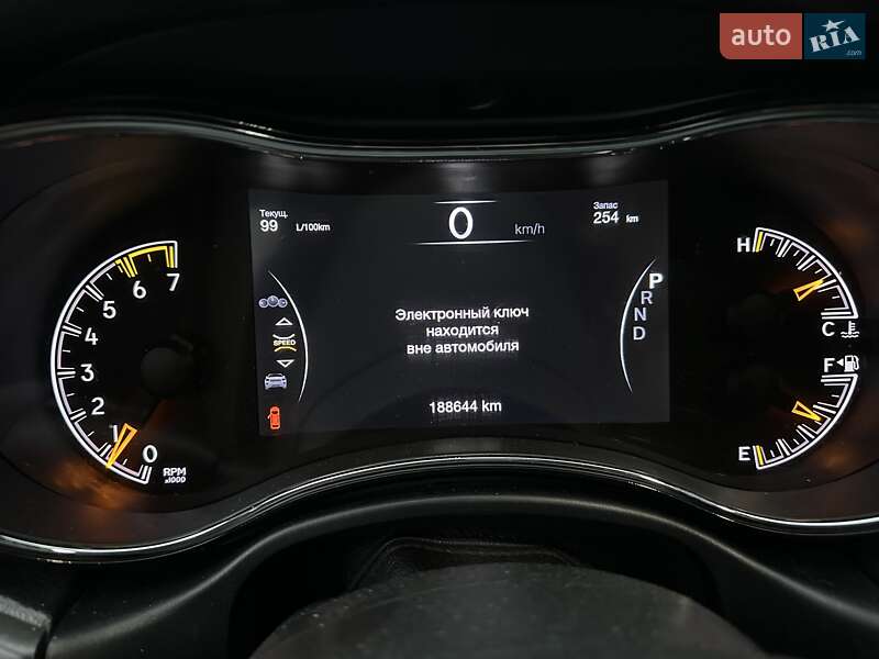 Внедорожник / Кроссовер Jeep Grand Cherokee 2017 в Киеве