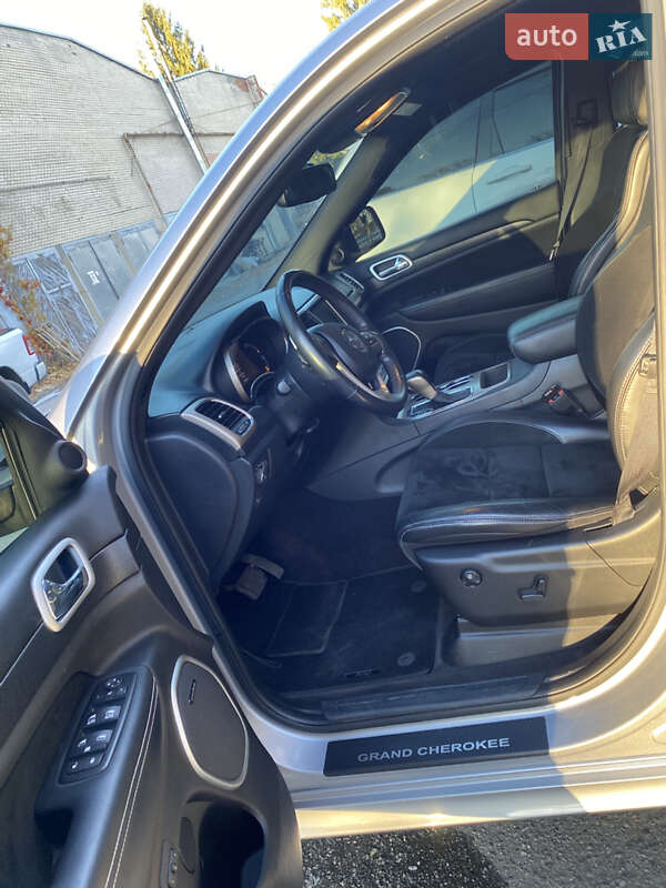 Внедорожник / Кроссовер Jeep Grand Cherokee 2016 в Хмельницком