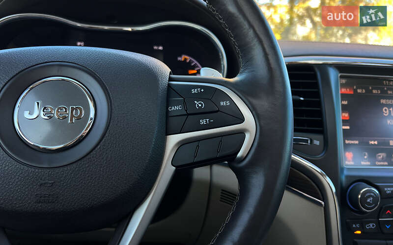 Внедорожник / Кроссовер Jeep Grand Cherokee 2015 в Львове