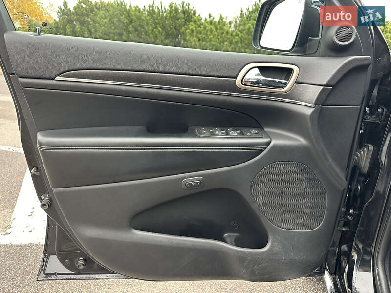 Внедорожник / Кроссовер Jeep Grand Cherokee 2016 в Киеве фото 15 Внедорожник / Кроссовер Jeep Grand Cherokee 2016 в Киеве