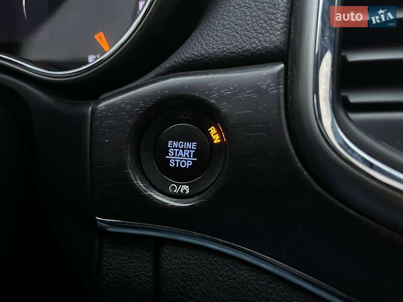 Внедорожник / Кроссовер Jeep Grand Cherokee 2017 в Киеве фото 26 Внедорожник / Кроссовер Jeep Grand Cherokee 2017 в Киеве