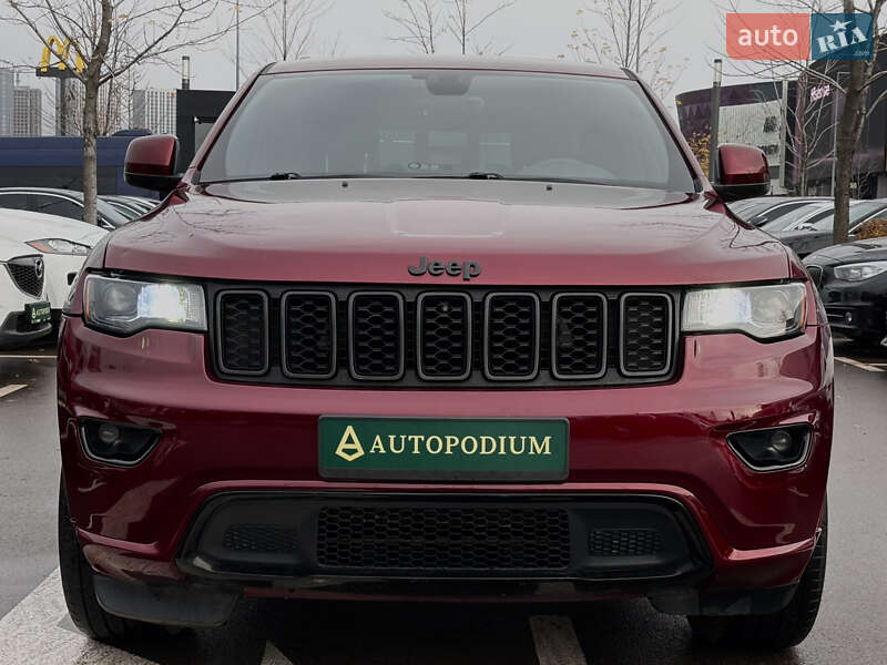Внедорожник / Кроссовер Jeep Grand Cherokee 2017 в Киеве