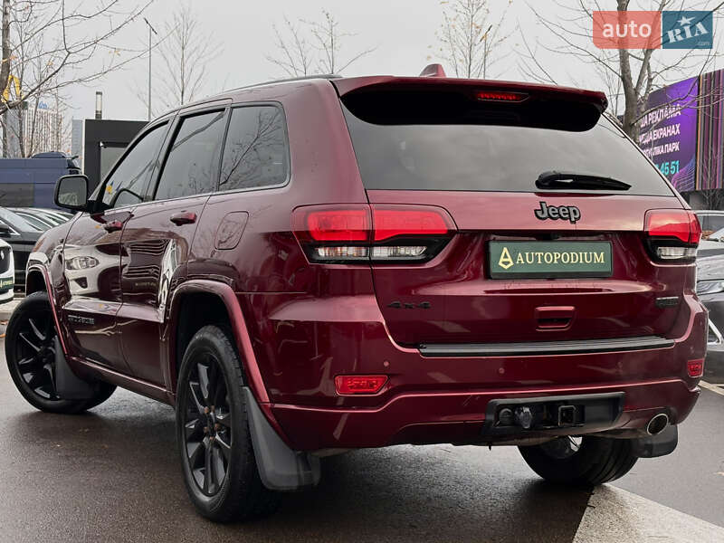 Внедорожник / Кроссовер Jeep Grand Cherokee 2017 в Киеве