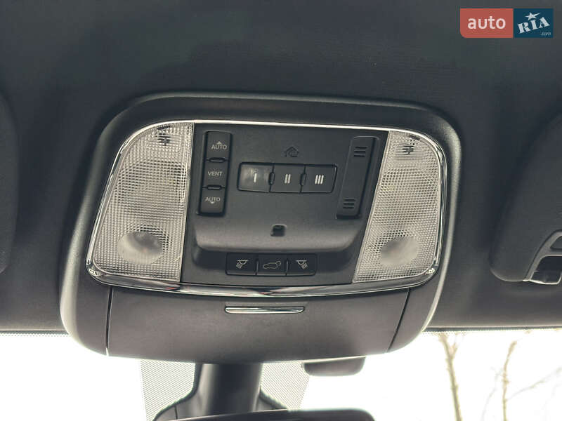 Внедорожник / Кроссовер Jeep Grand Cherokee 2017 в Киеве