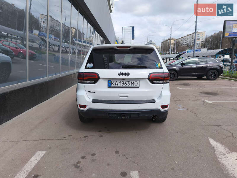 Внедорожник / Кроссовер Jeep Grand Cherokee 2017 в Киеве