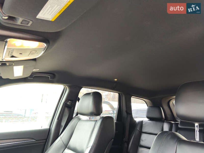 Внедорожник / Кроссовер Jeep Grand Cherokee 2017 в Киеве