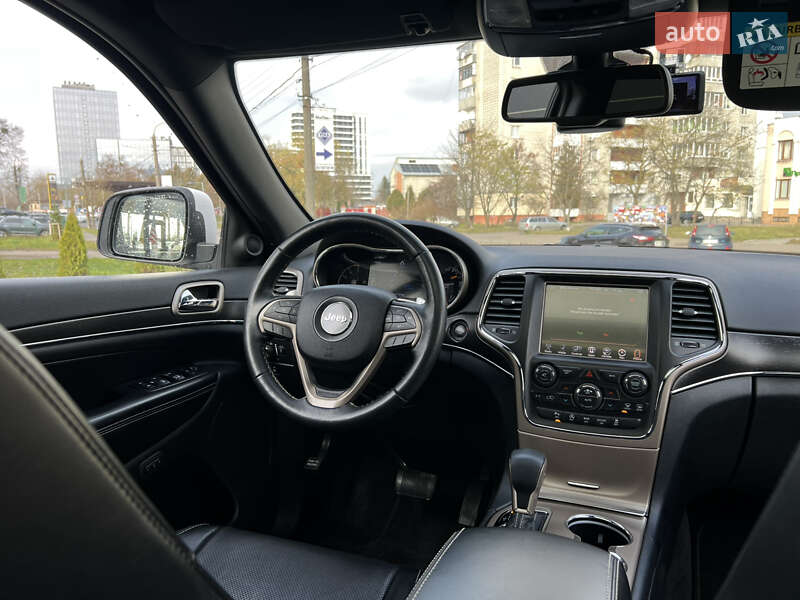 Внедорожник / Кроссовер Jeep Grand Cherokee 2016 в Львове