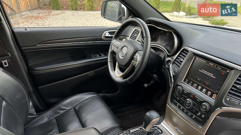 Внедорожник / Кроссовер Jeep Grand Cherokee 2016 в Львове