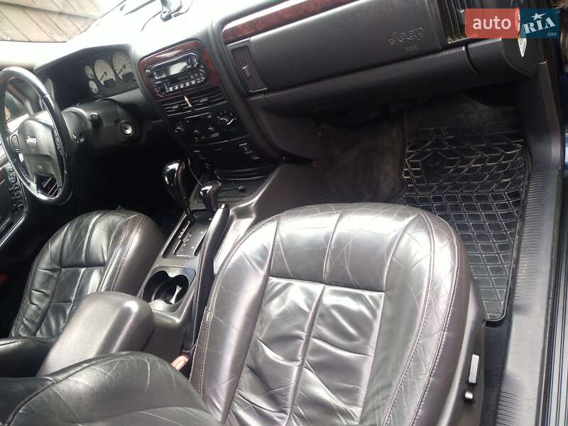 Внедорожник / Кроссовер Jeep Grand Cherokee 2003 в Воловце