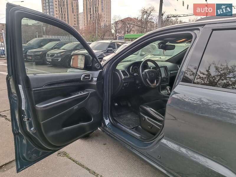 Внедорожник / Кроссовер Jeep Grand Cherokee 2016 в Харькове