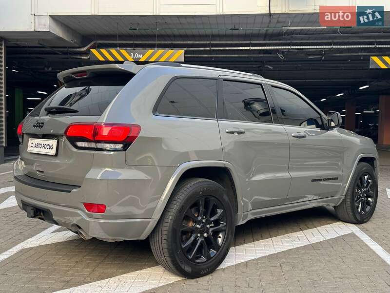 Внедорожник / Кроссовер Jeep Grand Cherokee 2021 в Киеве