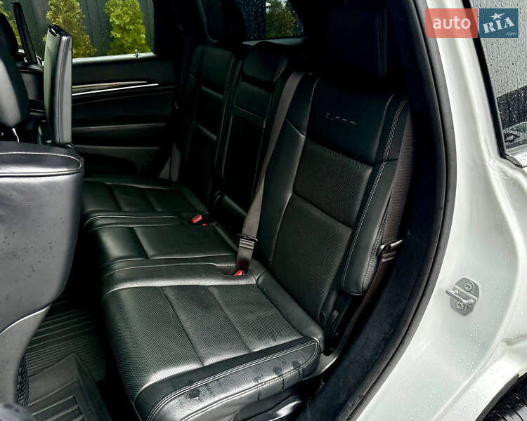 Внедорожник / Кроссовер Jeep Grand Cherokee 2019 в Киеве фото 44 Внедорожник / Кроссовер Jeep Grand Cherokee 2019 в Киеве