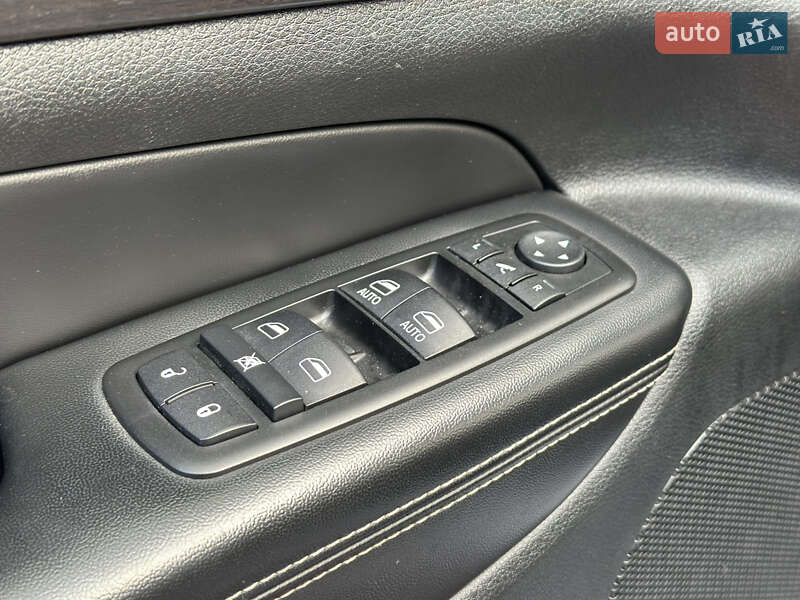 Внедорожник / Кроссовер Jeep Grand Cherokee 2013 в Одессе