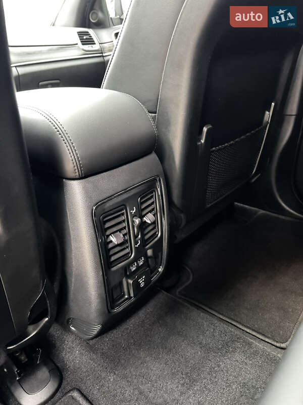 Внедорожник / Кроссовер Jeep Grand Cherokee 2019 в Киеве фото 37 Внедорожник / Кроссовер Jeep Grand Cherokee 2019 в Киеве