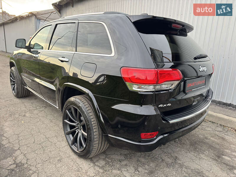 Внедорожник / Кроссовер Jeep Grand Cherokee 2016 в Киеве