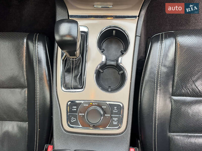 Внедорожник / Кроссовер Jeep Grand Cherokee 2016 в Киеве