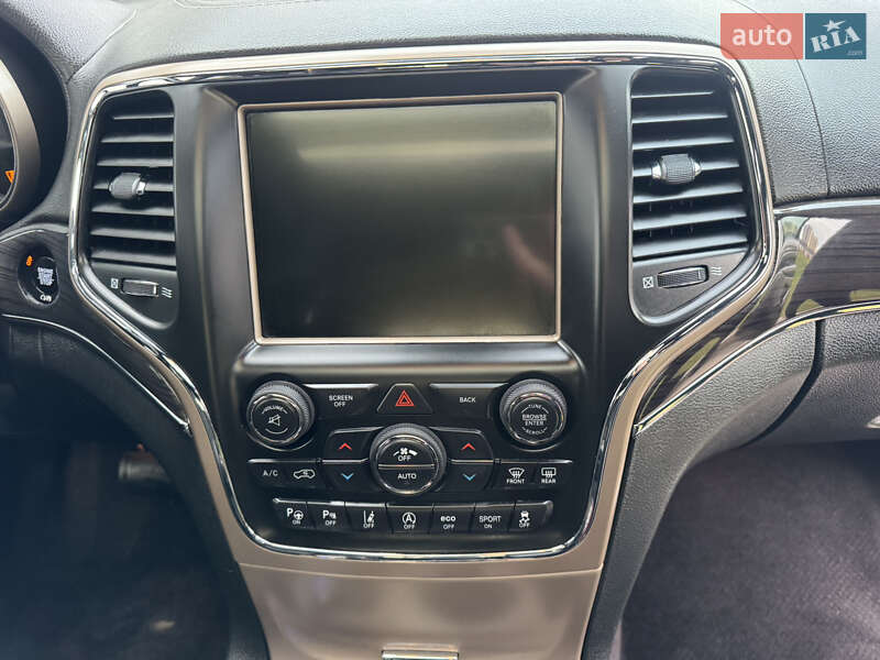 Внедорожник / Кроссовер Jeep Grand Cherokee 2016 в Киеве