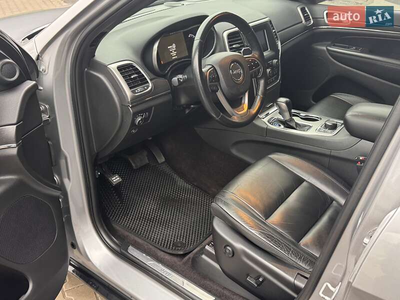 Внедорожник / Кроссовер Jeep Grand Cherokee 2018 в Киеве фото 7 Внедорожник / Кроссовер Jeep Grand Cherokee 2018 в Киеве