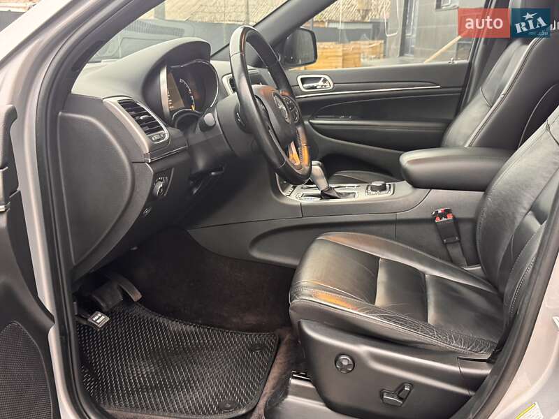 Внедорожник / Кроссовер Jeep Grand Cherokee 2018 в Киеве фото 13 Внедорожник / Кроссовер Jeep Grand Cherokee 2018 в Киеве