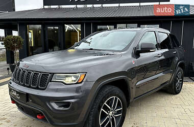Внедорожник / Кроссовер Jeep Grand Cherokee 2016 в Львове