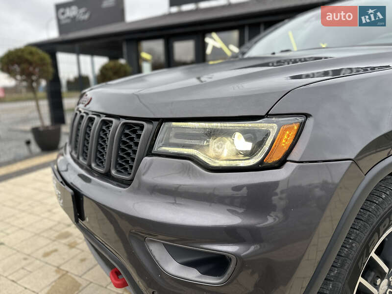 Внедорожник / Кроссовер Jeep Grand Cherokee 2016 в Львове