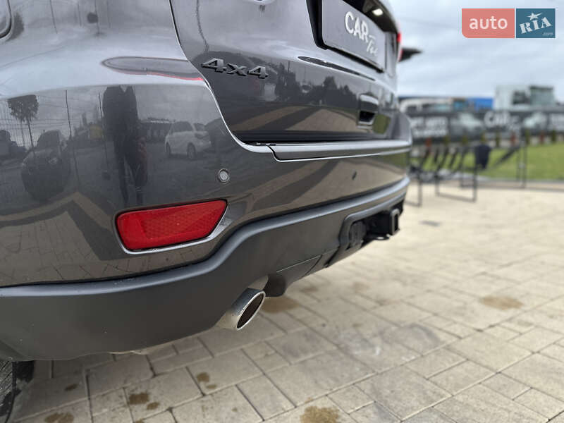 Внедорожник / Кроссовер Jeep Grand Cherokee 2016 в Львове