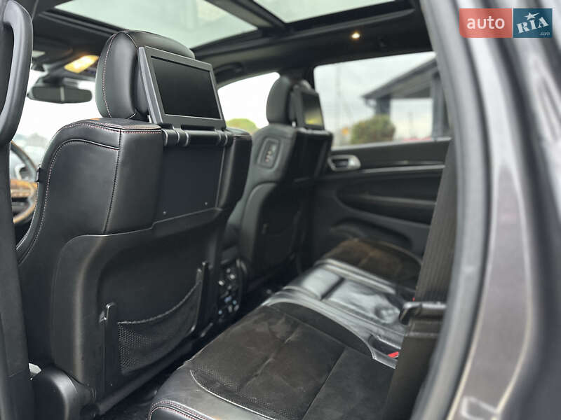 Внедорожник / Кроссовер Jeep Grand Cherokee 2016 в Львове
