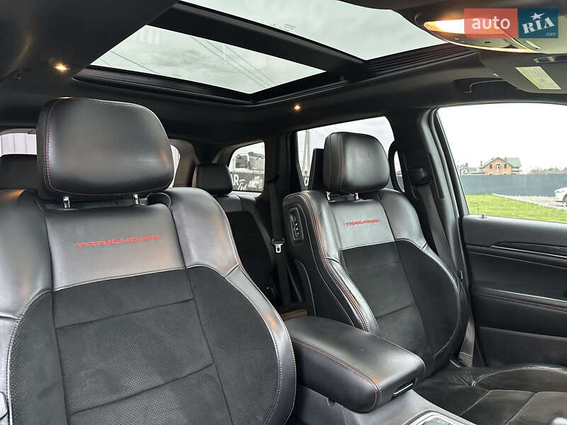 Внедорожник / Кроссовер Jeep Grand Cherokee 2016 в Львове