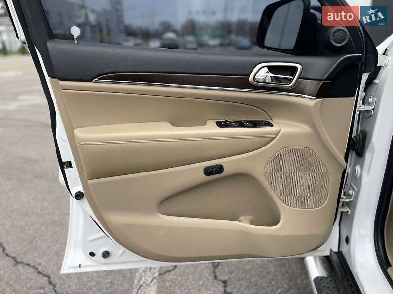 Внедорожник / Кроссовер Jeep Grand Cherokee 2013 в Киеве