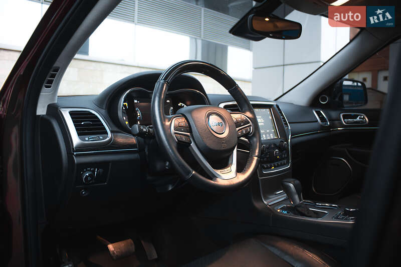 Внедорожник / Кроссовер Jeep Grand Cherokee 2017 в Киеве фото 9 Внедорожник / Кроссовер Jeep Grand Cherokee 2017 в Киеве