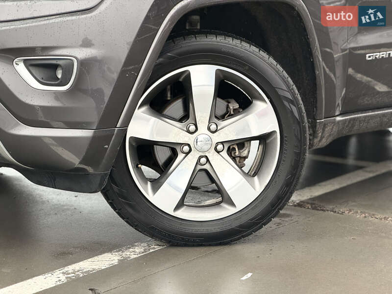 Позашляховик / Кросовер Jeep Grand Cherokee 2016 в Києві