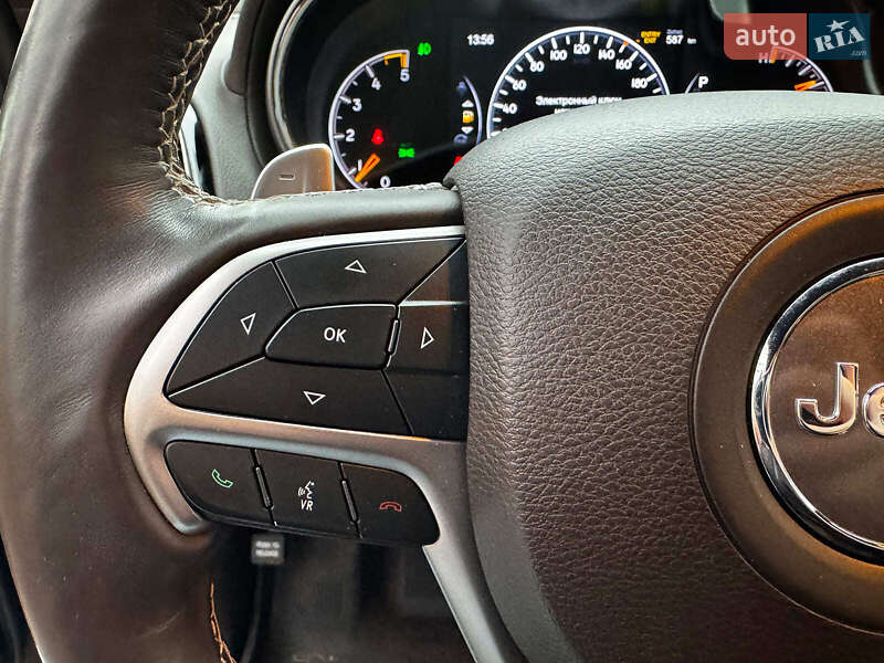 Внедорожник / Кроссовер Jeep Grand Cherokee 2018 в Киеве фото 22 Внедорожник / Кроссовер Jeep Grand Cherokee 2018 в Киеве