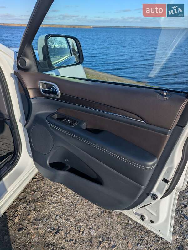 Позашляховик / Кросовер Jeep Grand Cherokee 2015 в Києві фото 7 Позашляховик / Кросовер Jeep Grand Cherokee 2015 в Києві