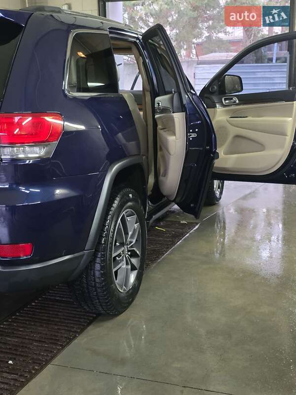Внедорожник / Кроссовер Jeep Grand Cherokee 2017 в Харькове