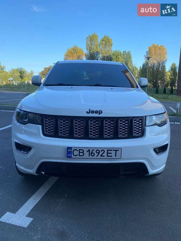Позашляховик / Кросовер Jeep Grand Cherokee 2017 в Чернігові