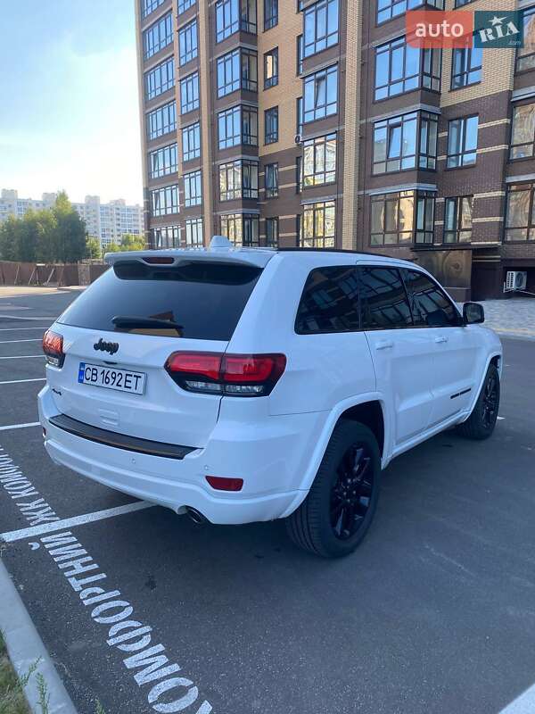 Позашляховик / Кросовер Jeep Grand Cherokee 2017 в Чернігові