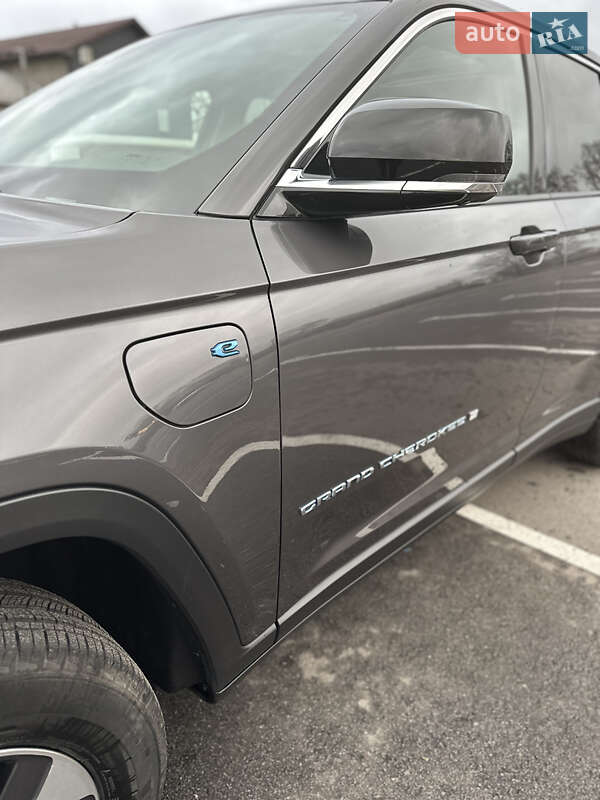 Внедорожник / Кроссовер Jeep Grand Cherokee 2022 в Киеве