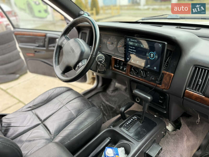 Внедорожник / Кроссовер Jeep Grand Cherokee 1995 в Хусте