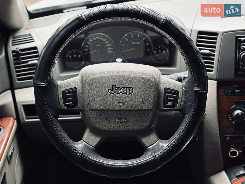 Внедорожник / Кроссовер Jeep Grand Cherokee 2005 в Кременчуге