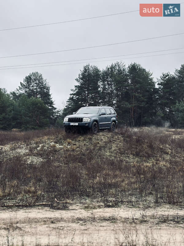 Внедорожник / Кроссовер Jeep Grand Cherokee 2005 в Кременчуге