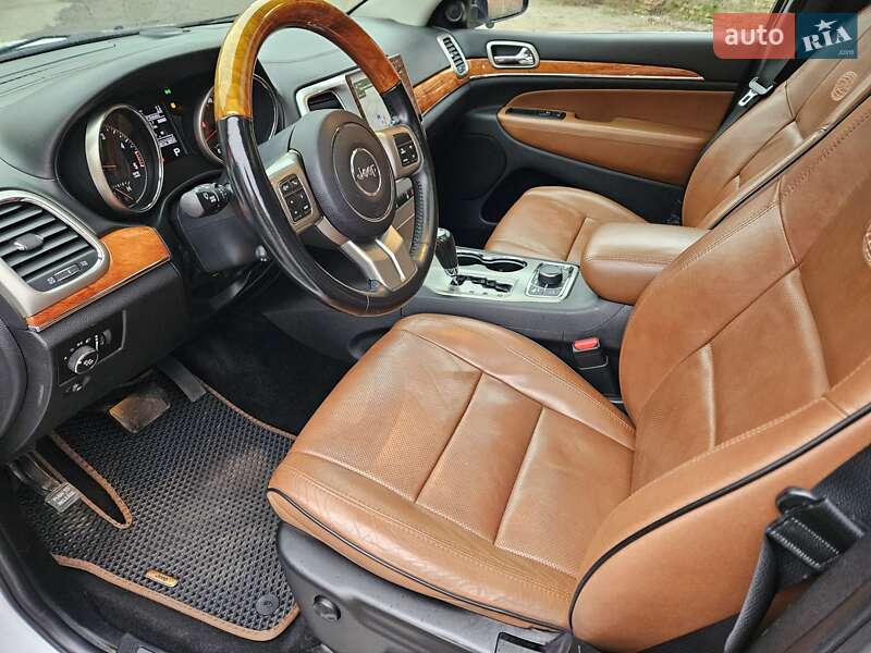 Внедорожник / Кроссовер Jeep Grand Cherokee 2012 в Киеве
