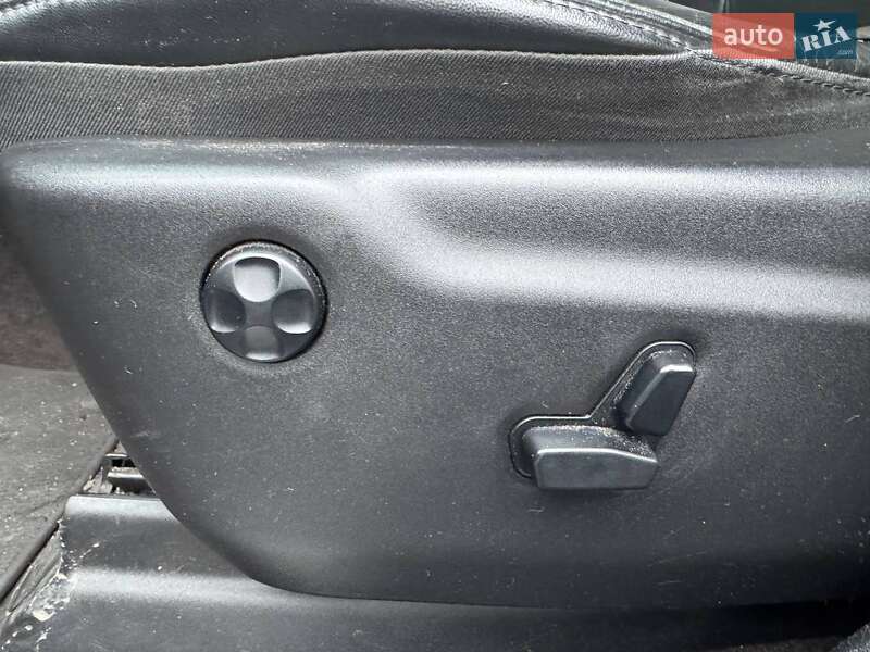 Внедорожник / Кроссовер Jeep Grand Cherokee 2016 в Киеве фото 18 Внедорожник / Кроссовер Jeep Grand Cherokee 2016 в Киеве