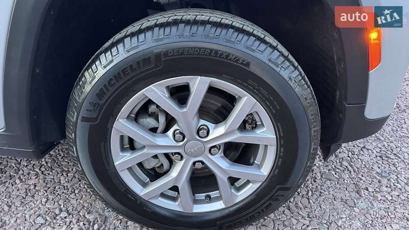 Внедорожник / Кроссовер Jeep Grand Cherokee 2022 в Киеве