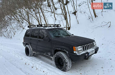 Позашляховик / Кросовер Jeep Grand Cherokee 1993 в Городенці