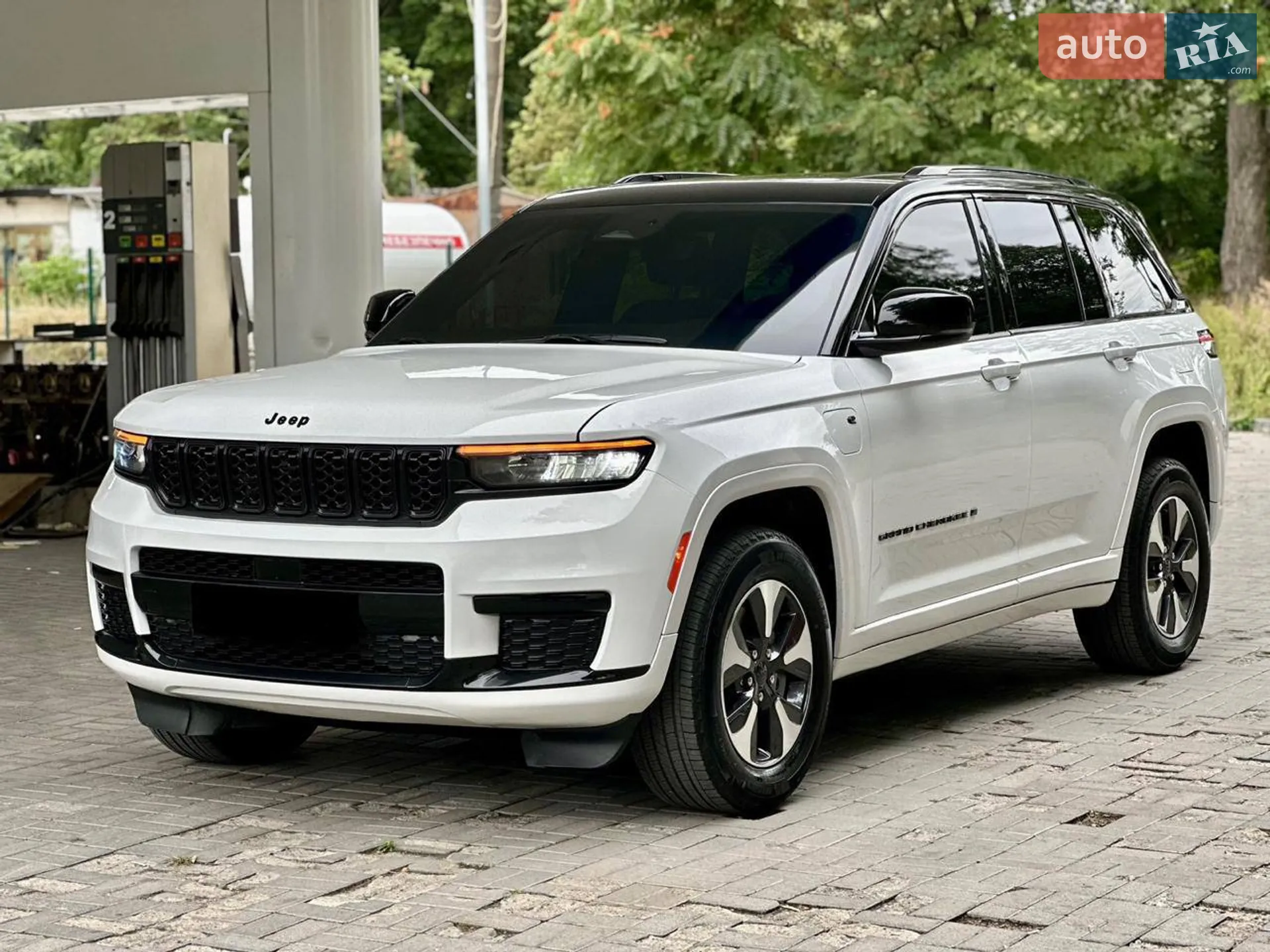 2023 Jeep Grand Cherokee - фото 1