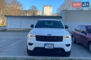 Внедорожник / Кроссовер Jeep Grand Cherokee 2017 в Чернигове