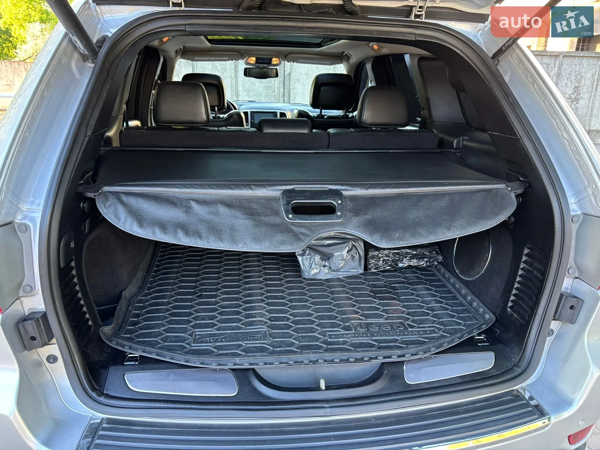 2011 Jeep Grand Cherokee - мініатюра 38
